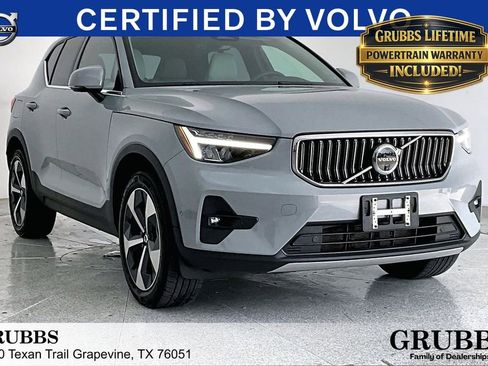 Used 2024 Volvo XC40 B5 Plus AWD/4WD image 1