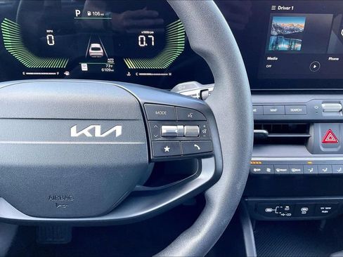 Used 2025 Kia K4 FWD image 18