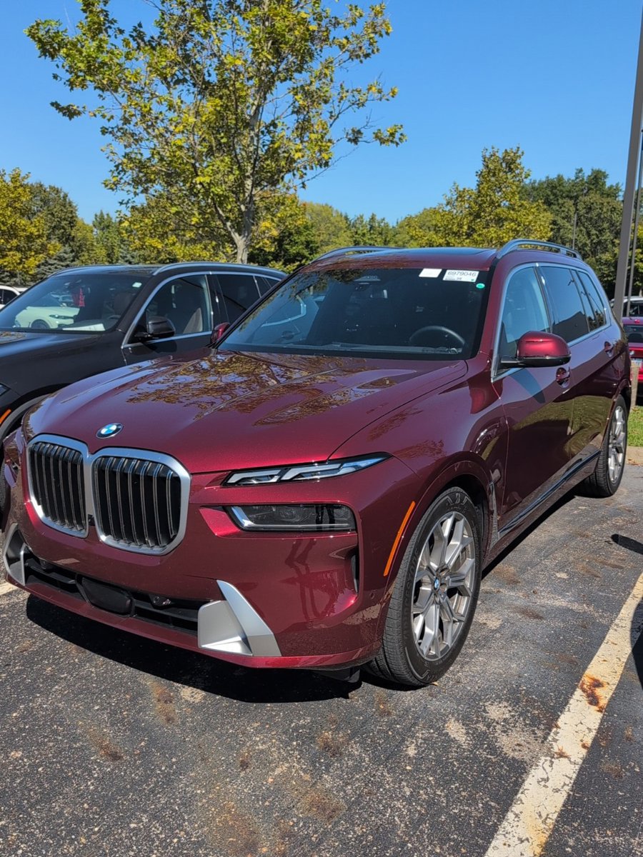 Used 2026 BMW X7 xDrive40i AWD/4WD image 1