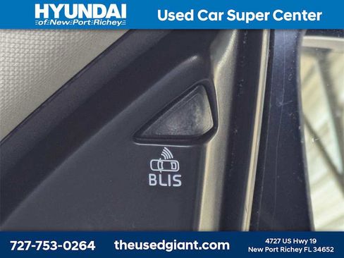 Used 2015 Volvo XC60 T6 Platinum image 32