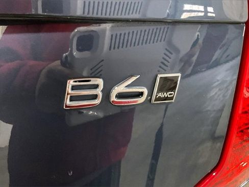 Certified 2024 Volvo XC90 B6 Ultimate w/ Lounge Package image 9