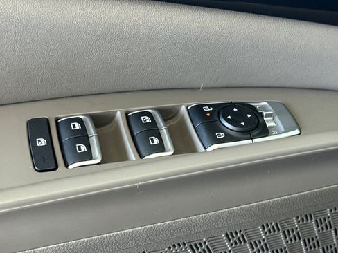 Used 2026 Kia Carnival FWD image 13