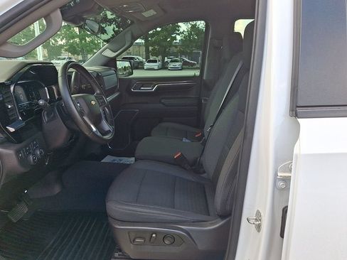 Certified 2024 Chevrolet Silverado 1500 LT AWD/4WD image 15