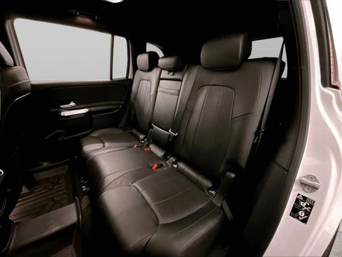 Used 2021 Mercedes-Benz GLB 250 4MATIC image 25