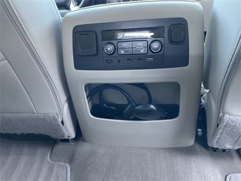 Used 2019 GMC Yukon Denali w/ Denali Ultimate Package image 17