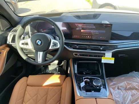 New 2026 BMW X5 xDrive40i w/ M Sport Package AWD/4WD image 9