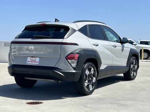 Used 2025 Hyundai Kona SEL FWD image 3
