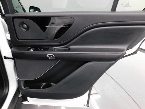 Used 2023 Lincoln Aviator Reserve image 32
