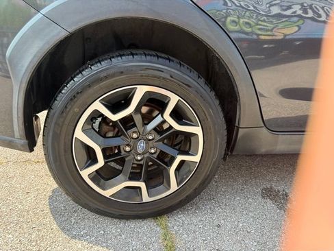 Used 2016 Subaru Crosstrek 2.0i Premium w/ Moonroof Package AWD/4WD image 32