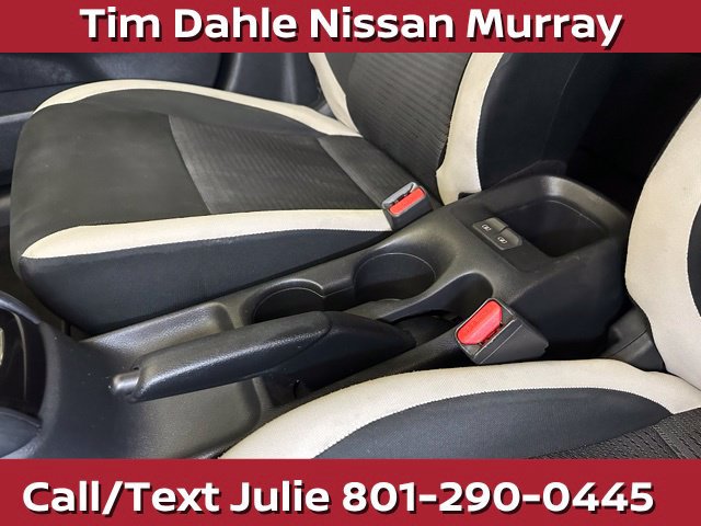 Used 2021 Nissan Versa SV FWD image 31