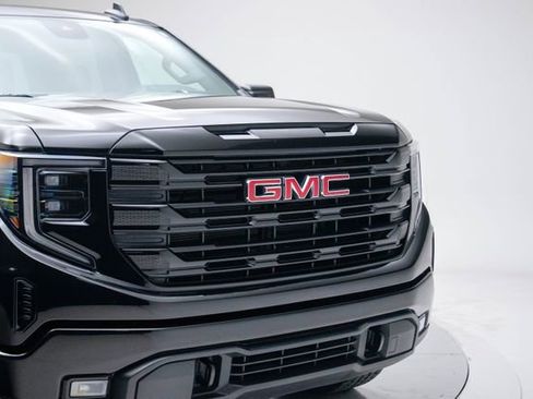 Used 2024 GMC Sierra 1500 Elevation image 12