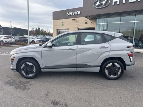 Certified 2024 Hyundai Kona SE FWD image 3
