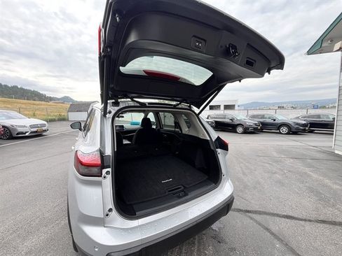 Used 2025 Nissan Rogue SV AWD/4WD image 50