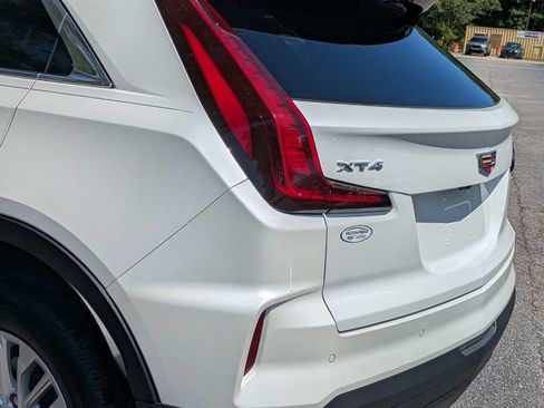 Used 2024 Cadillac XT4 Luxury w/ Cold Weather Package FWD image 14