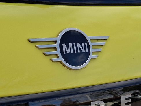 Certified 2025 MINI Cooper S image 27