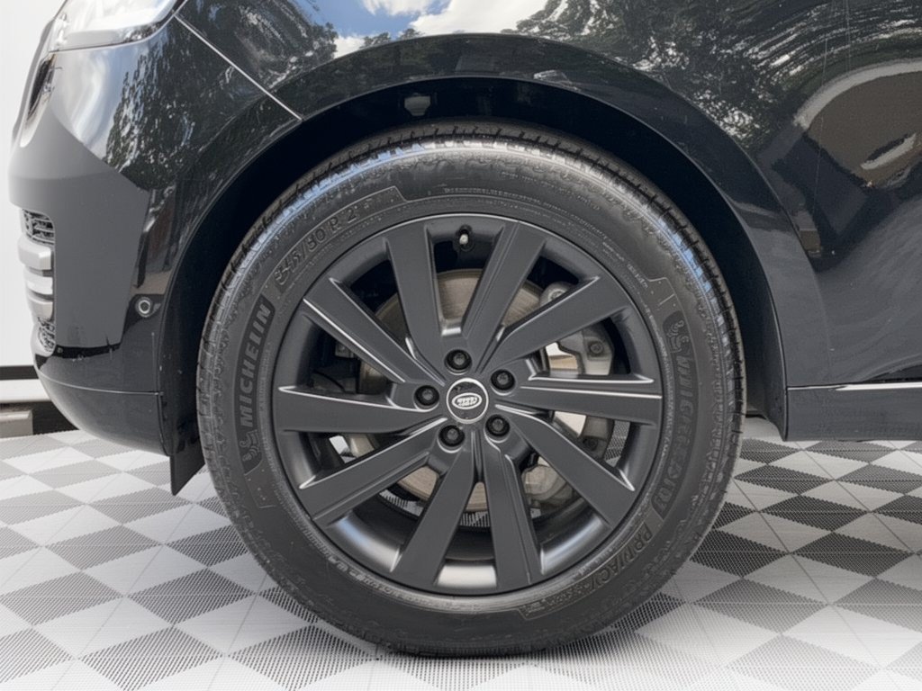 Used 2023 Land Rover Range Rover SE AWD/4WD image 13