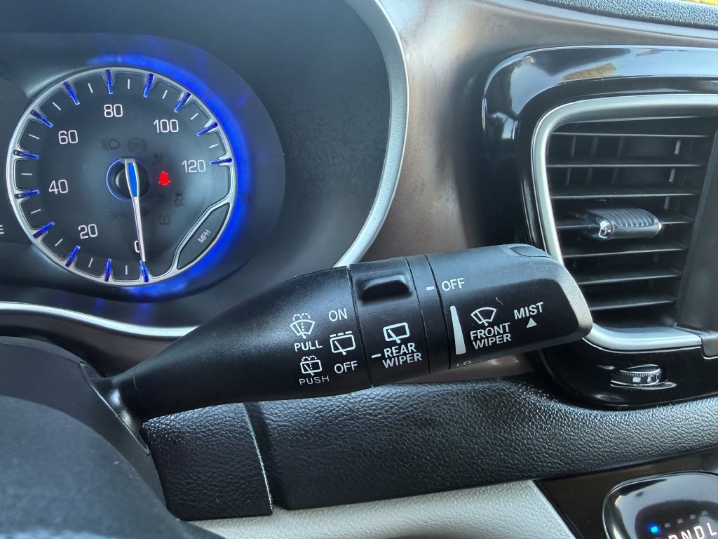 Used 2023 Chrysler Voyager LX FWD image 23