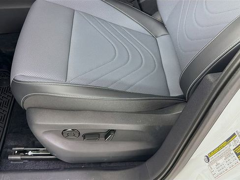 New 2026 Volkswagen Tiguan SE R-Line FWD image 20