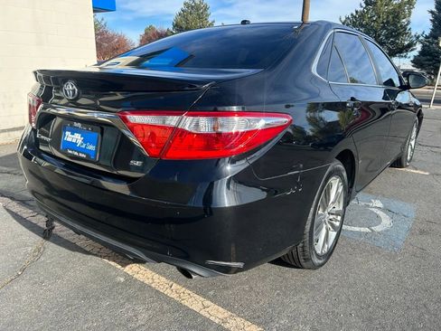 Used 2016 Toyota Camry SE w/ Moonroof Package FWD image 8