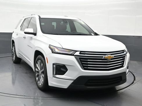 Used 2023 Chevrolet Traverse Premier FWD image 8