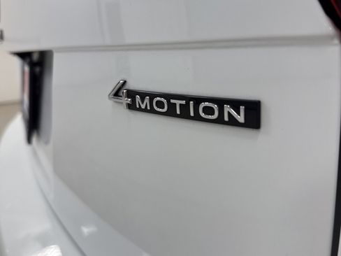 Used 2024 Volkswagen Tiguan SE image 23