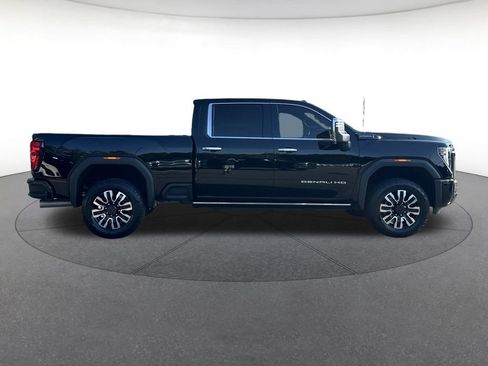 Used 2024 GMC Sierra 2500 Denali Ultimate w/ Max Trailering Package AWD/4WD image 7