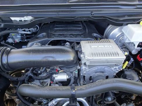 Used 2020 RAM 1500 Laramie AWD/4WD image 32