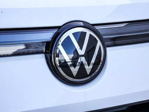 New 2026 Volkswagen Tiguan SE image 15