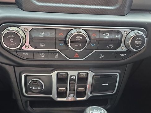 Used 2018 Jeep Wrangler Unlimited Sport S image 26