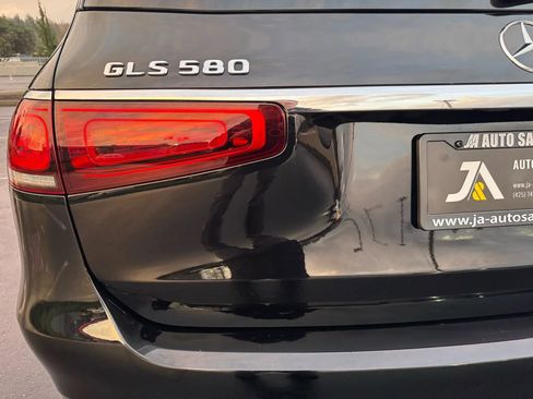 Used 2023 Mercedes-Benz GLS 580 4MATIC image 17