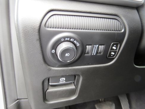 Used 2024 Jeep Wagoneer Series II image 19