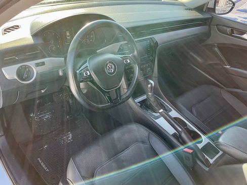 Used 2020 Volkswagen Passat 2.0T SE w/ Sunroof Package image 35