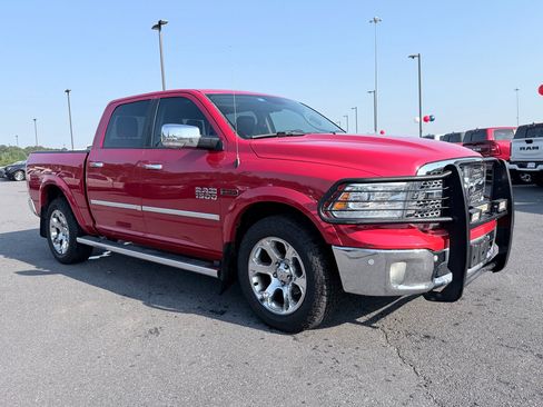 Used 2016 RAM 1500 Laramie w/ Convenience Group AWD/4WD image 2