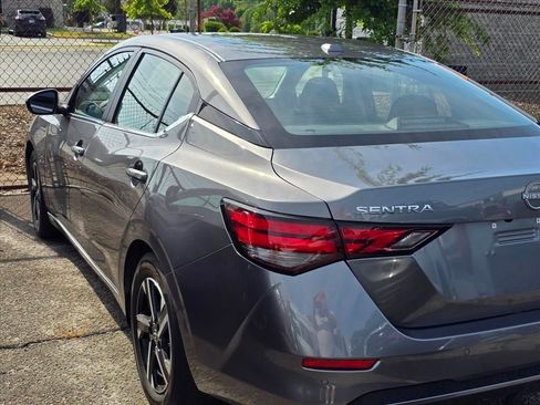 Used 2025 Nissan Sentra SV FWD image 13