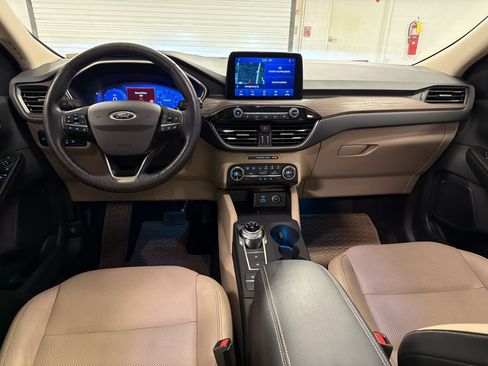 Used 2020 Ford Escape Titanium w/ Titanium Premium Package 2.0 AWD/4WD image 12