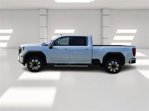 New 2026 GMC Sierra 3500 Denali image 2