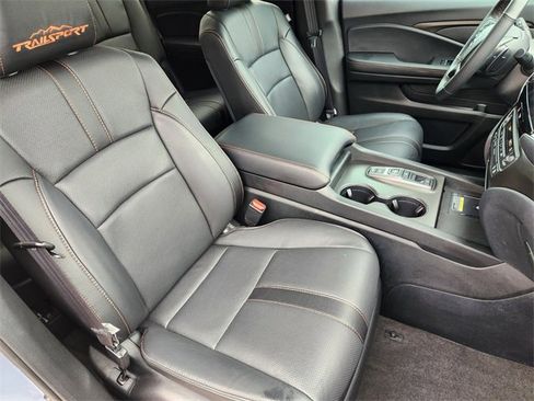 Certified 2024 Honda Passport TrailSport image 14