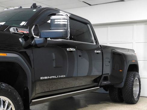 Used 2025 GMC Sierra 3500 Denali w/ Denali Reserve Package AWD/4WD image 19