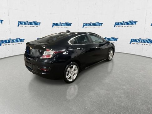Used 2017 Chevrolet Volt LT w/ Comfort Package FWD image 10