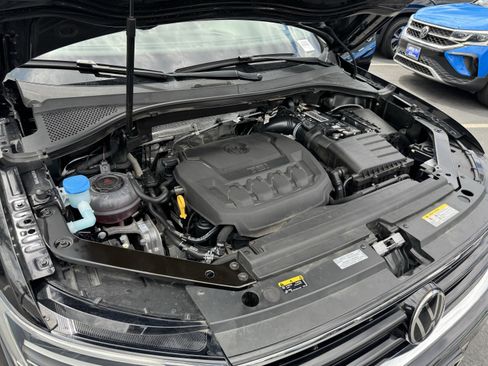 Used 2023 Volkswagen Tiguan SE R-Line FWD image 37