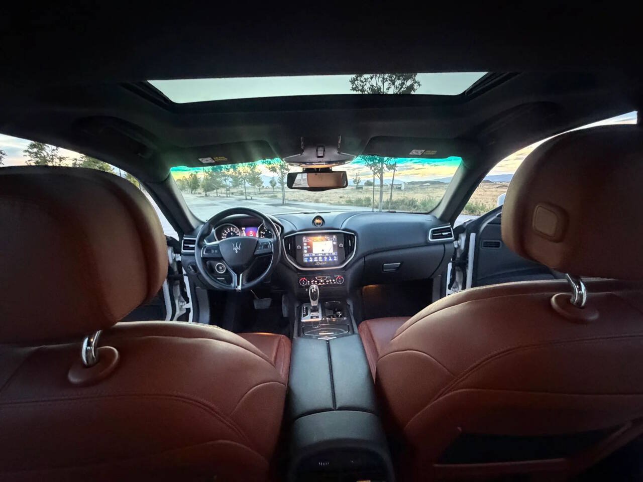 Used 2015 Maserati Ghibli RWD image 22