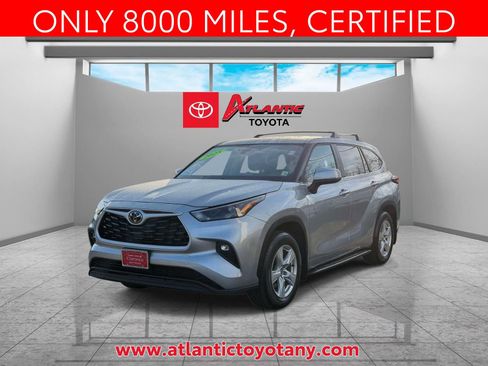 Certified 2025 Toyota Highlander LE AWD/4WD image 2