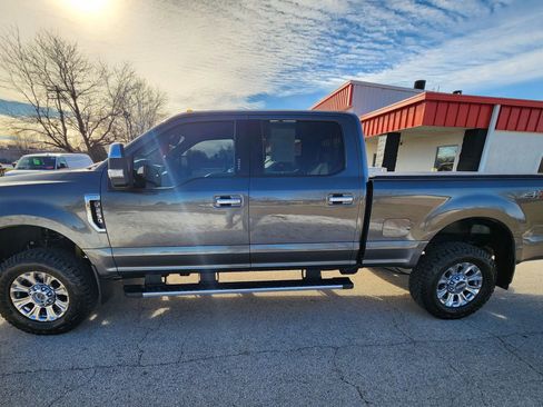 Used 2019 Ford F250 XLT w/ XLT Premium Package image 13