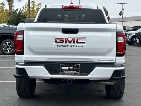 New 2026 GMC Canyon Denali image 5