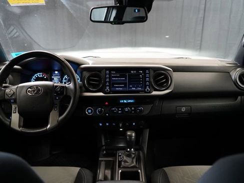 Used 2023 Toyota Tacoma TRD Sport w/ Technology Package AWD/4WD image 15