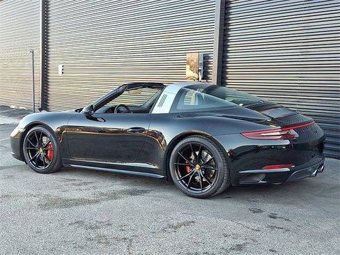 Used 2017 Porsche 911 Targa 4S image 3