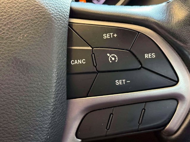 Certified 2020 Jeep Grand Cherokee Laredo w/ Security & Convenience Group AWD/4WD image 22