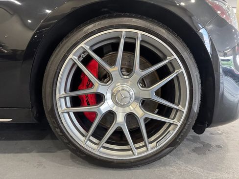 Used 2019 Mercedes-Benz E 63 AMG S image 30