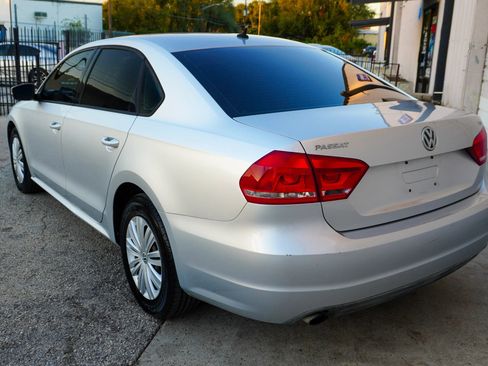 Used 2014 Volkswagen Passat 1.8T S image 5