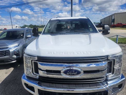 Used 2018 Ford F350 XLT w/ XLT Value Package AWD/4WD image 9